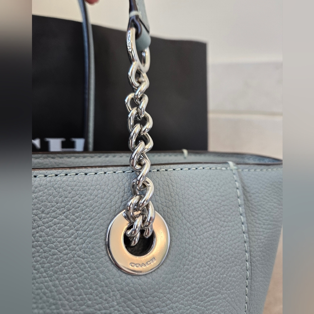 COACH 2021 Turnlock Pebbled Leather Chain Tote Sage Blue with Dust Bag 57107 - Picture 13 of 14
